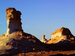 乌鲁木齐旅游攻略必玩的景点_乌鲁木齐旅游攻略必玩的景点罗布泊